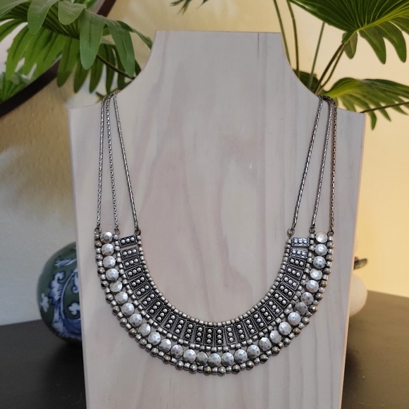 EXPRESS Necklace - Picture 2 of 5